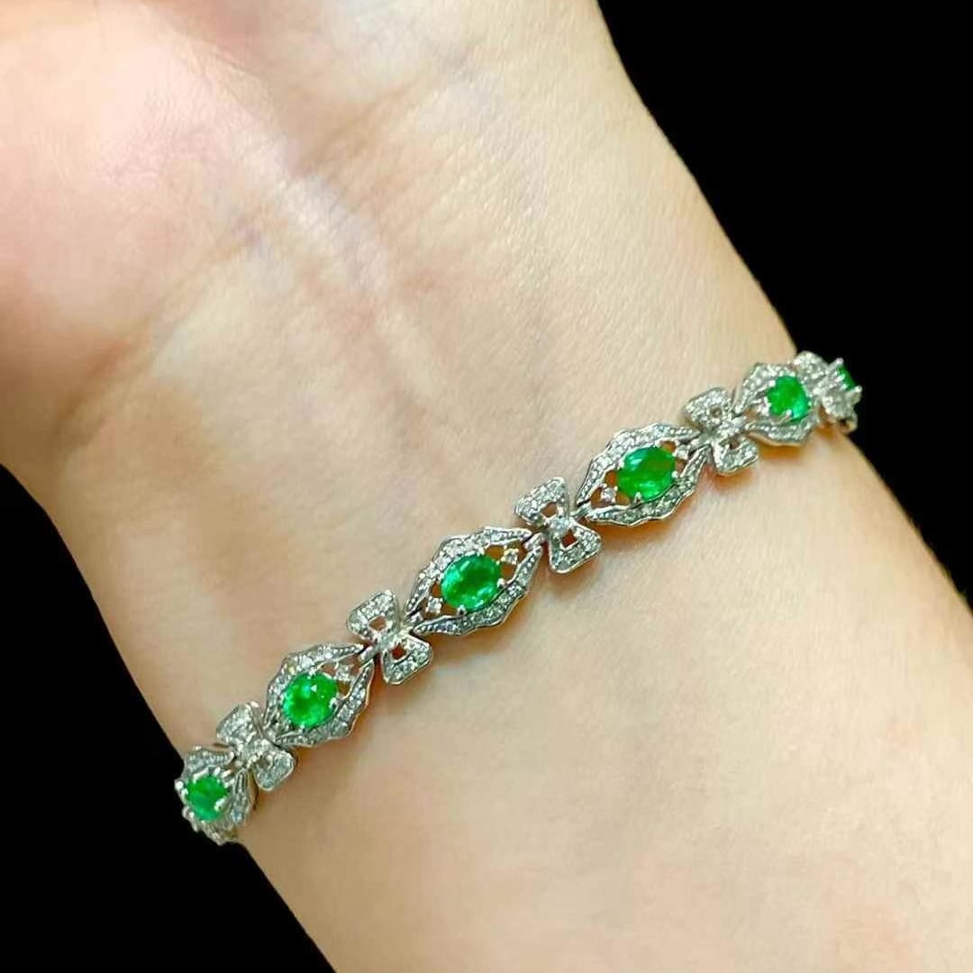14k Gold 3.8 Ct Vivid Green Natural Emerald & Diamond Bracelet - 5