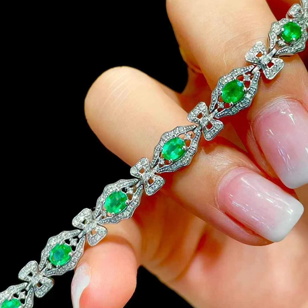 14k Gold 3.8 Ct Vivid Green Natural Emerald & Diamond Bracelet - 6