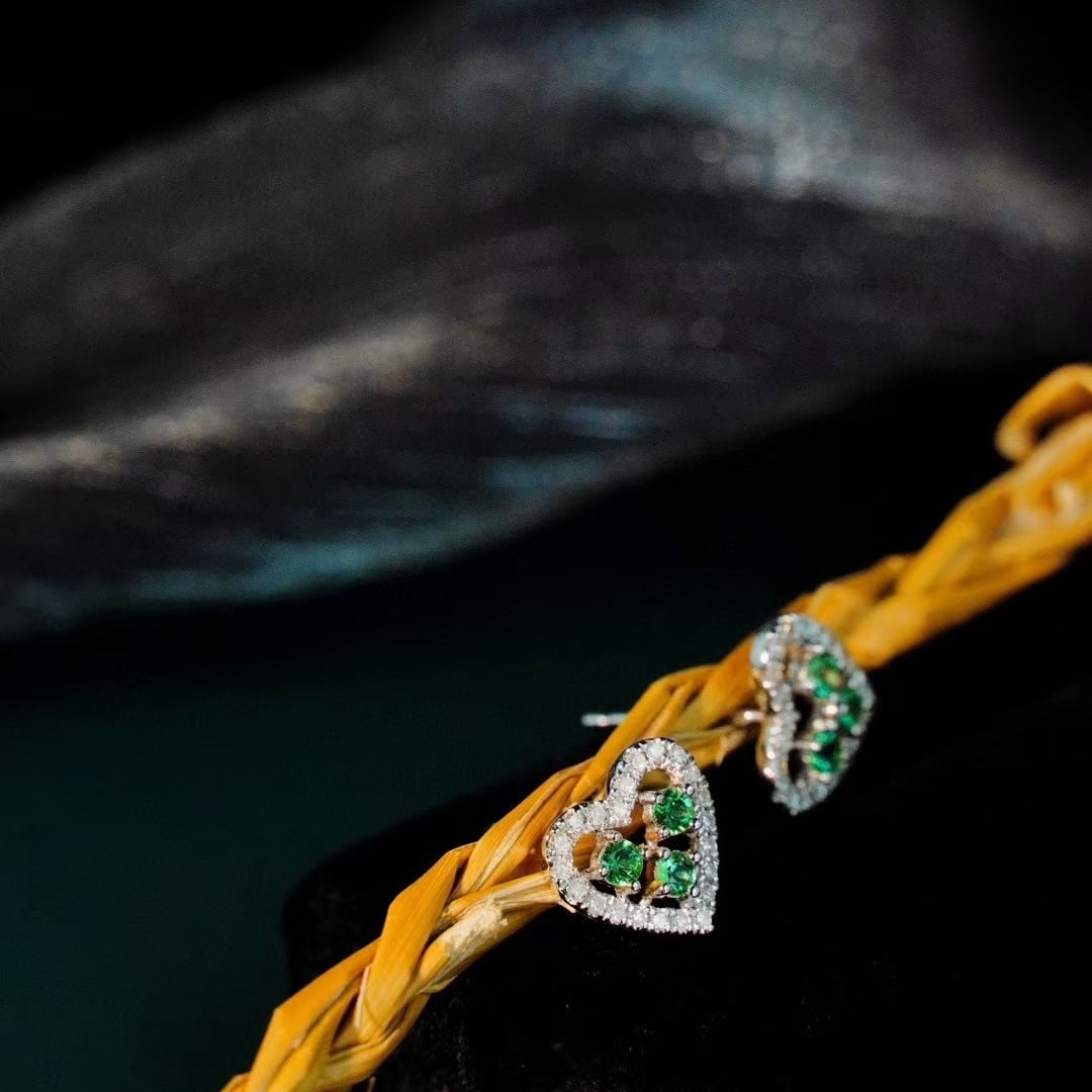 14k Gold 0.6 Ctw Vivid Green Natural Emerald & Diamond Earrings - 2