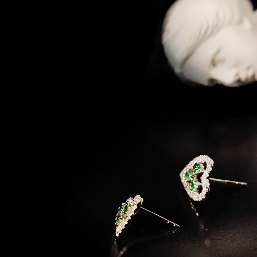 14k Gold 0.6 Ctw Vivid Green Natural Emerald & Diamond Earrings - 3
