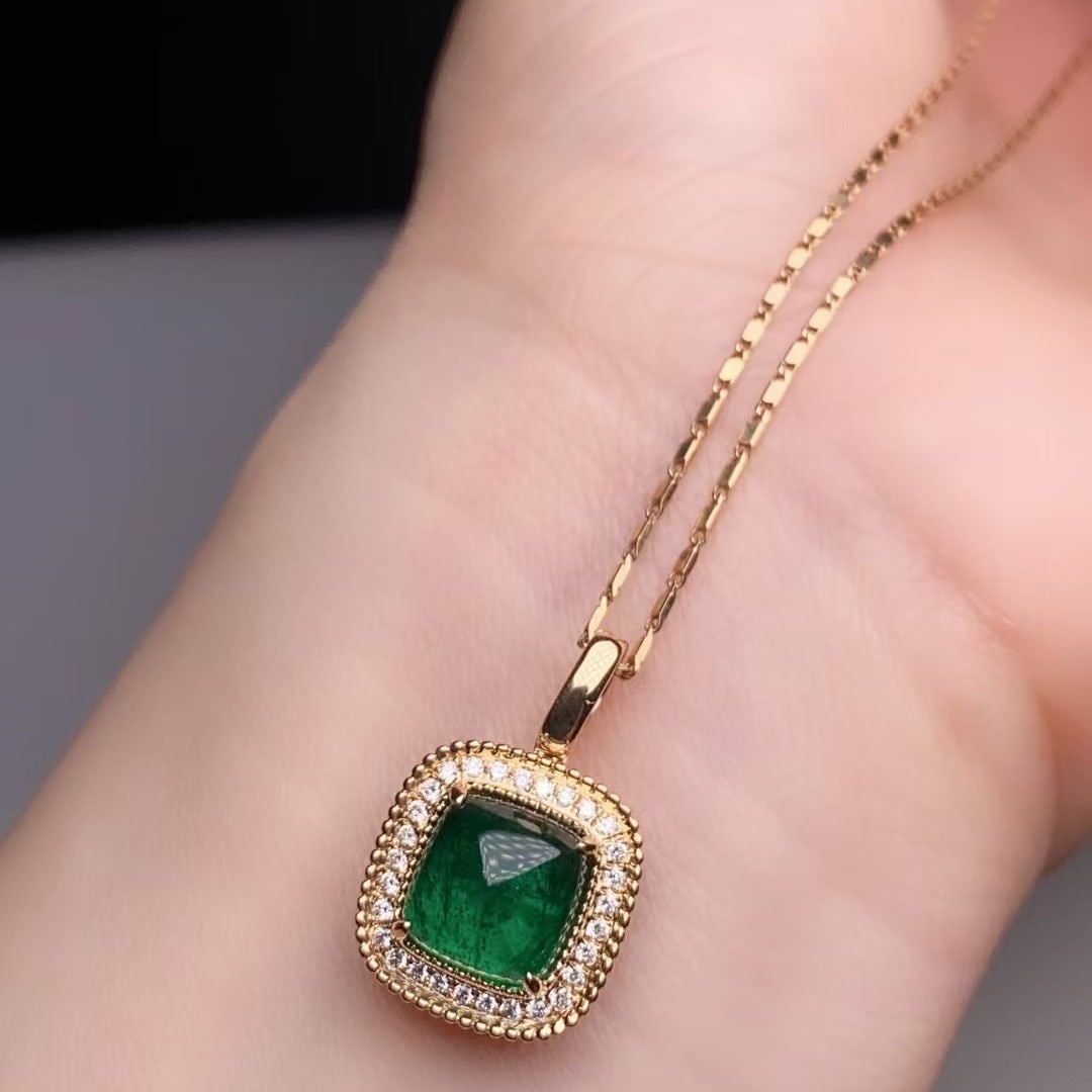 14k Gold 2.51 Ctw Vivid Green Natural Emerald & Diamond Pendant( Without Chain ): Ref:230999176 // gold content:14k gold // main gemstone:emerald // shape:suger-loaf // carat weight:2. 38ct // color:vivid green // treatment:natural // // adjacent gemstone 2 : diamond //