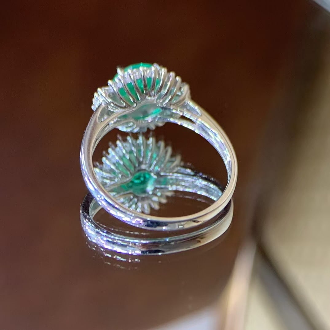 14k Gold 1.07 Ct Natural Emerald & Diamond Ring - 4