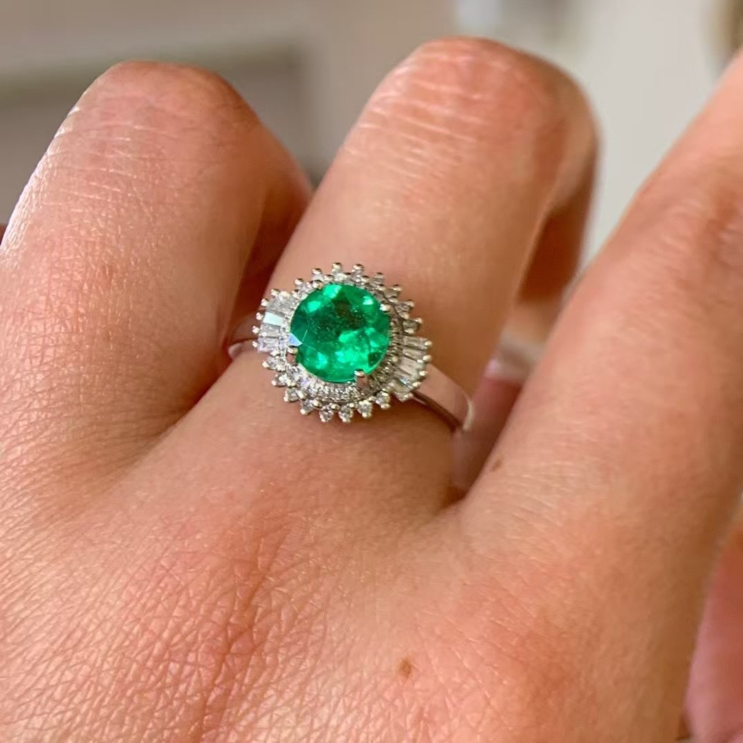 14k Gold 1.07 Ct Natural Emerald & Diamond Ring - 6