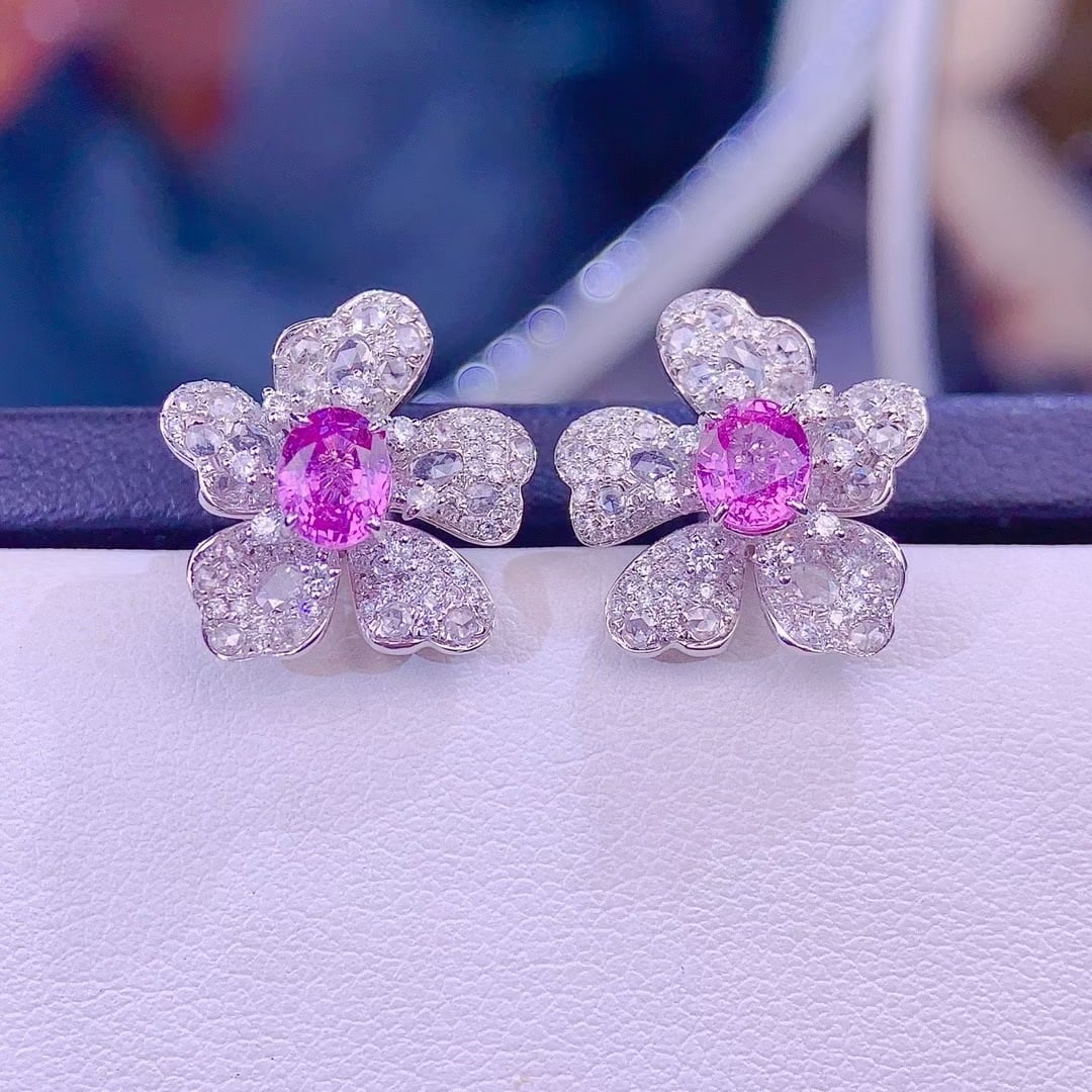 14k Gold 1.25 Ct Natural Sapphire & Diamond Earrings: Ref:230999183 // gold content:14k gold // main gemstone:sapphire // shape:oval // carat weight:1. 25ct // color:pink // treatment:natural // // adjacent gemstone 2 : diamond // shape:round // clarity 