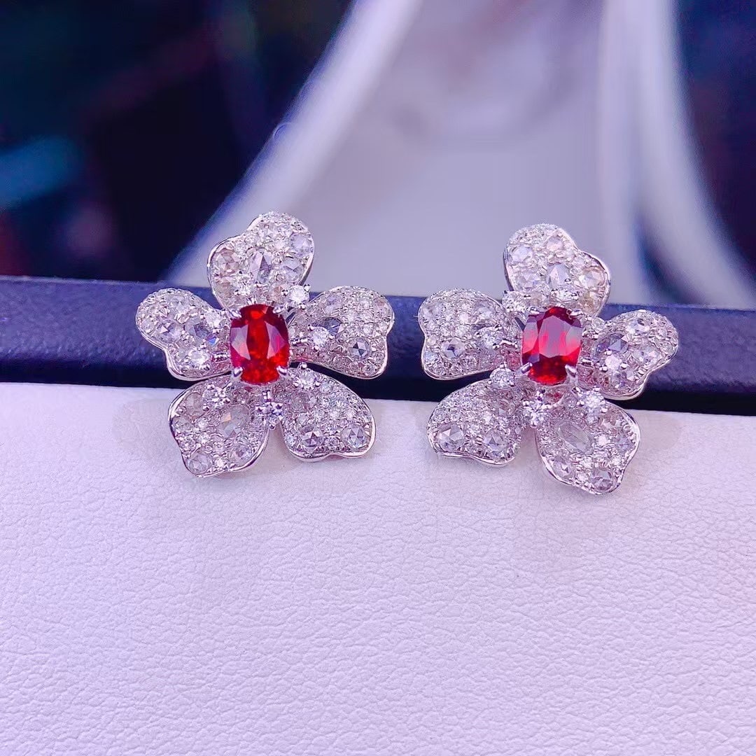 14k Gold 1.01 Ct Natural Ruby & Diamond Earrings: Ref:230999192 // gold content:14k gold // main gemstone:ruby // shape:oval // carat weight:1. 01ct // color:pigeonblood red // treatment:natural // // adjacent gemstone 2 : diamond // shape:round //