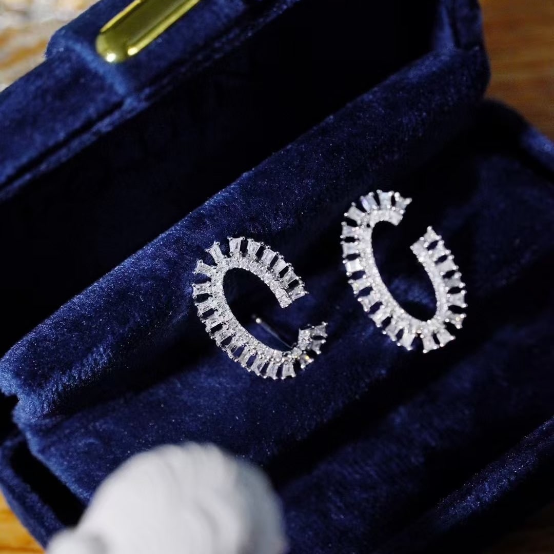 14k Gold 1.2 Ct Natural H Diamond Earrings: Ref:230999215 // gold content:14k gold // main gemstone:diamond // shape:multiply // carat weight:1. 2ct // clarity grade:vs-si // color:h // treatment:natural // Condition: New Low Estimate: 2900.00 