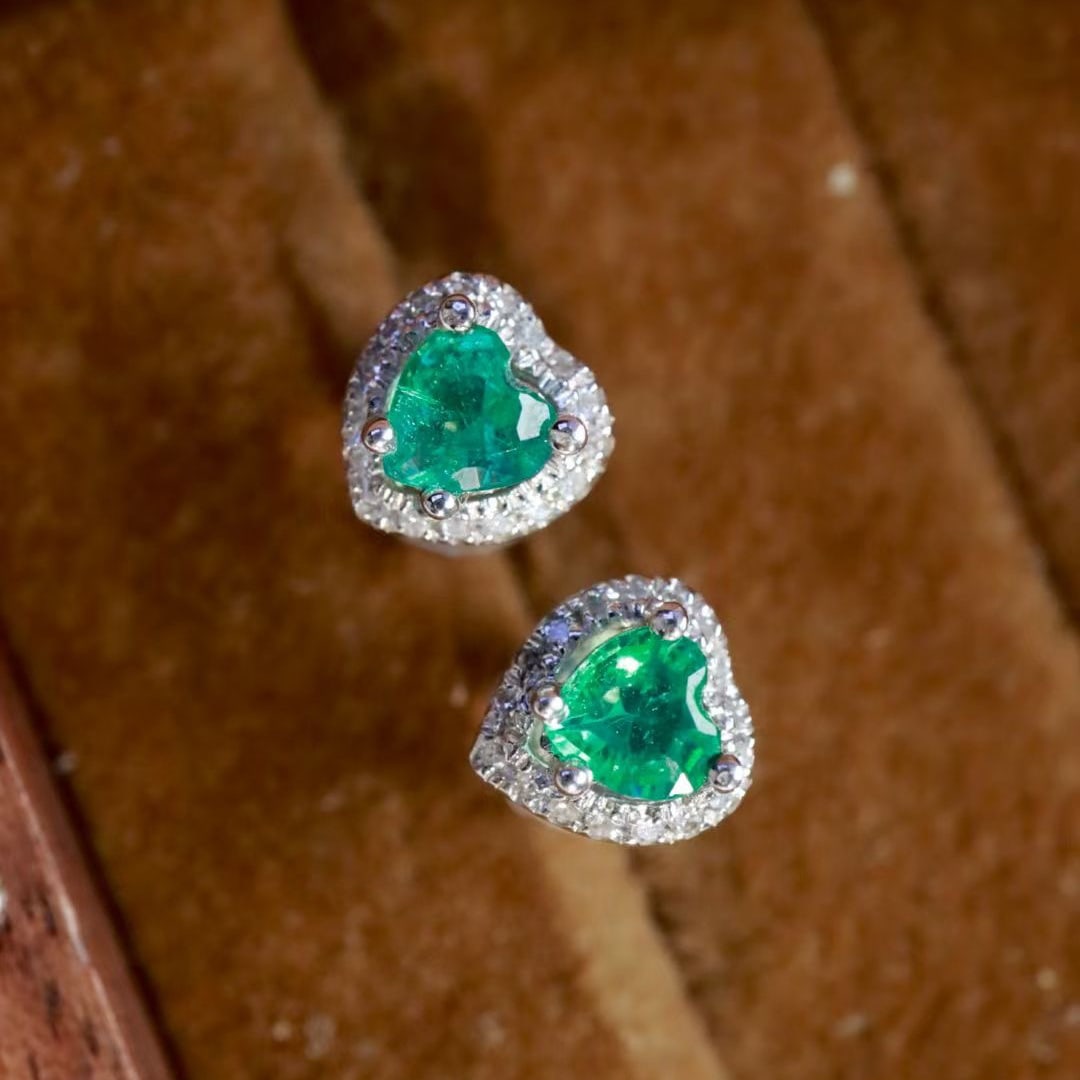 14k Gold 0.72 Ctw Natural Emerald & Diamond Earrings - 4