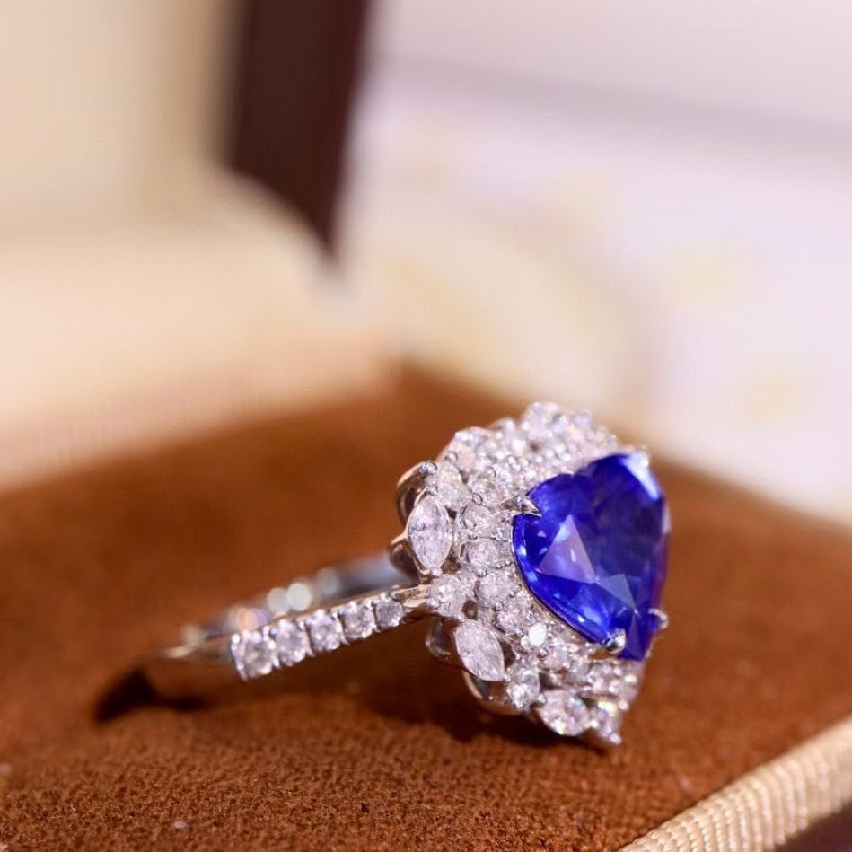 14k Gold 3.86 Ctw Vivid Blue Natural Sapphire & Diamond Ring - 6