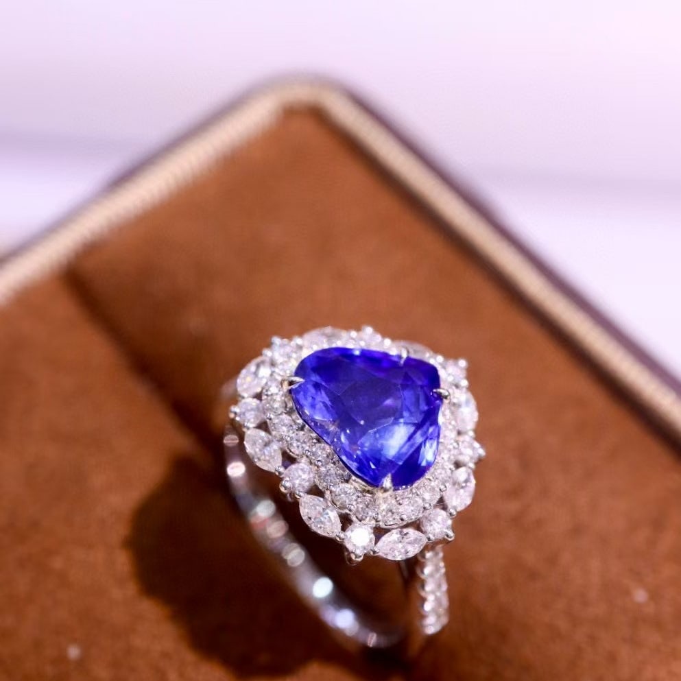 14k Gold 3.86 Ctw Vivid Blue Natural Sapphire & Diamond Ring - 7