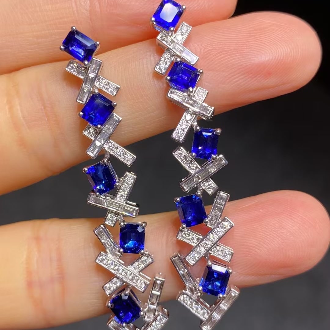 14k Gold 3.63 Ct Vivid Blue Natural Sapphire & Diamond Earrings: Ref:230999244 // gold content:14k gold // main gemstone:sapphire // shape:octagonal // carat weight:3. 63ct // color:vivid blue // treatment:natural // // adjacent gemstone 2 : diamond // shape:multip