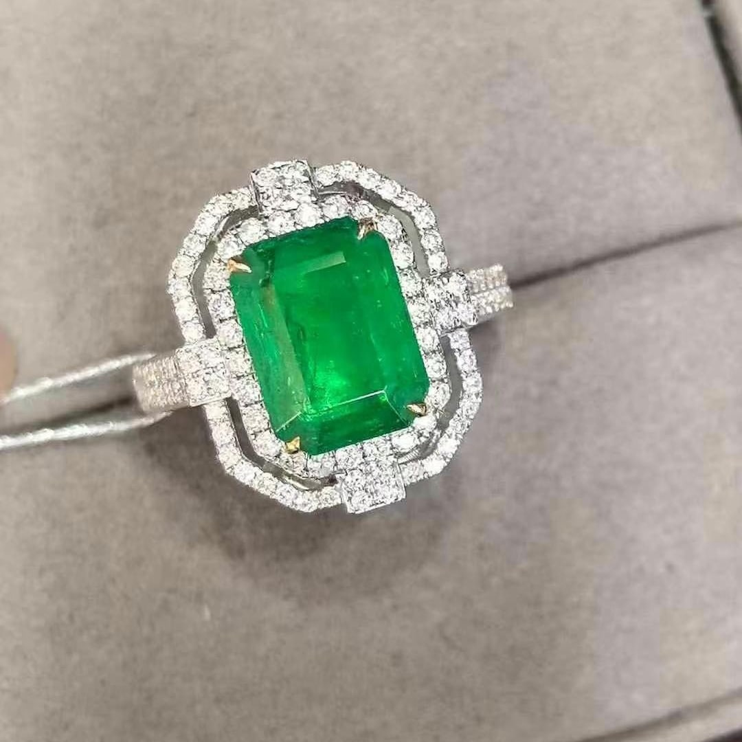 14k Gold 3.81 Ctw Vivid Green Natural Emerald & Diamond Ring - 3