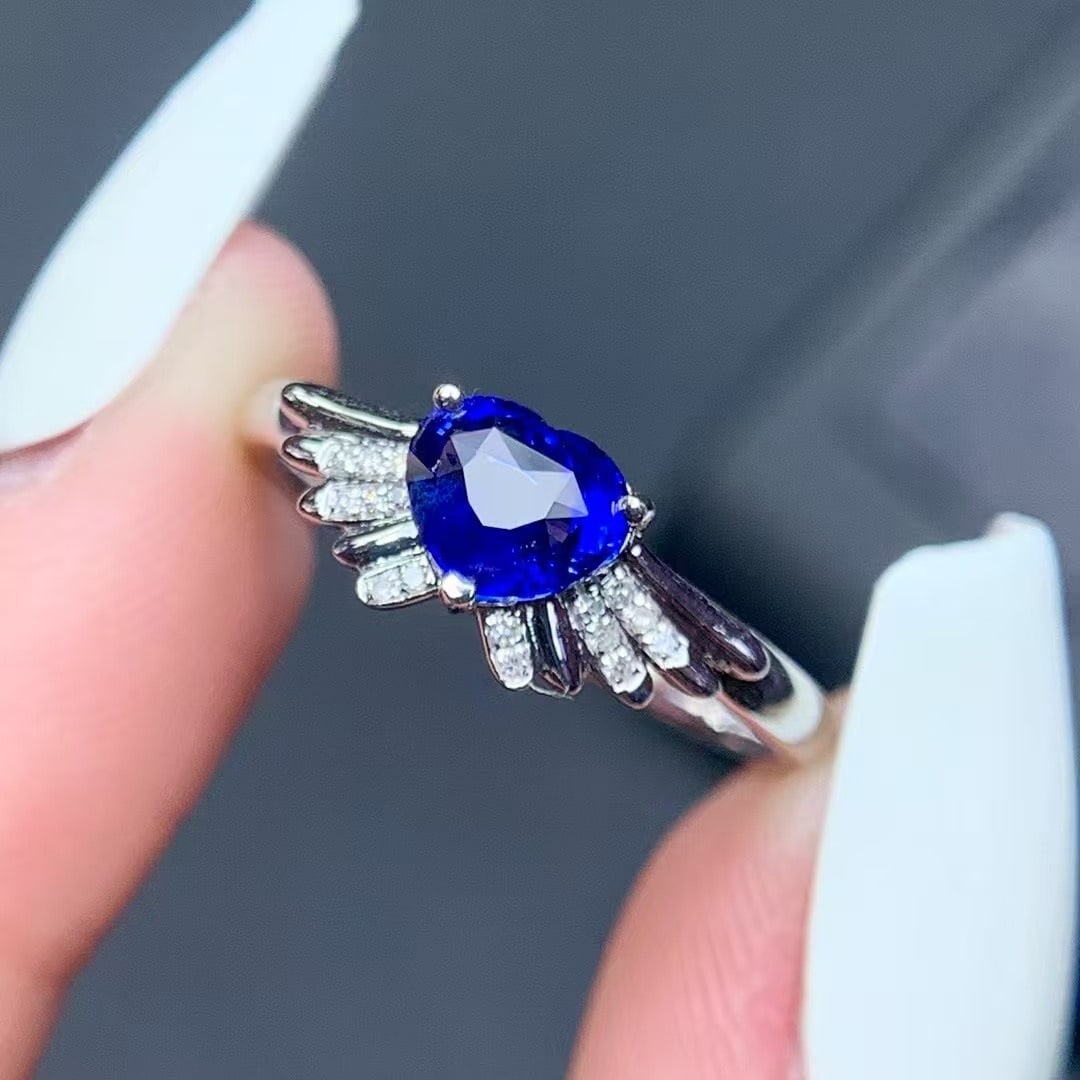 14k Gold 0.9 Ct Natural Sapphire & Diamond Ring: Ref:230999250 // gold content:14k gold // ring size:7. 25us // // main gemstone:sapphire // shape:heart // carat weight:0. 9ct // color:cornflower blue // treatment:natural // // adjacent gemstone 2