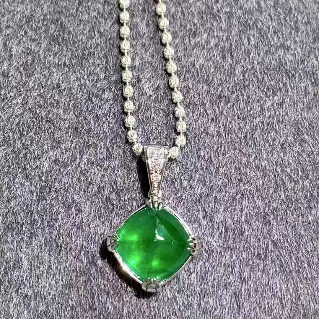 14k Gold 4.56 Ct Vivid Green Natural Emerald & Diamond Pendant( Without Chain ): Ref:230999258 // gold content:14k gold // main gemstone:emerald // shape:suger-loaf // carat weight:4. 56ct // color:vivid green // treatment:natural // // adjacent gemstone 2 : diamond // shape:round