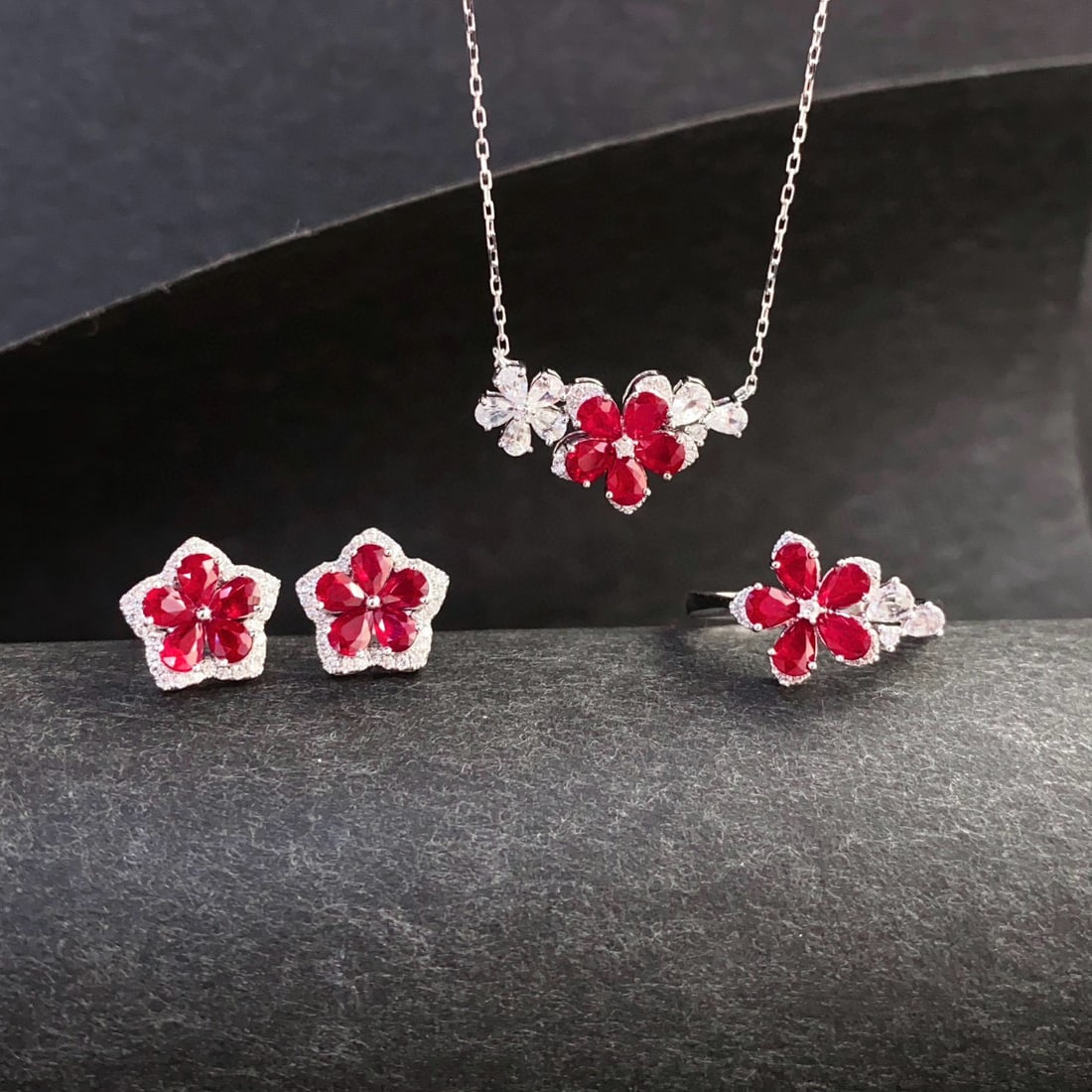 14k Gold 4.76 Ctw Natural Ruby & Diamond Jewelry Set - 4