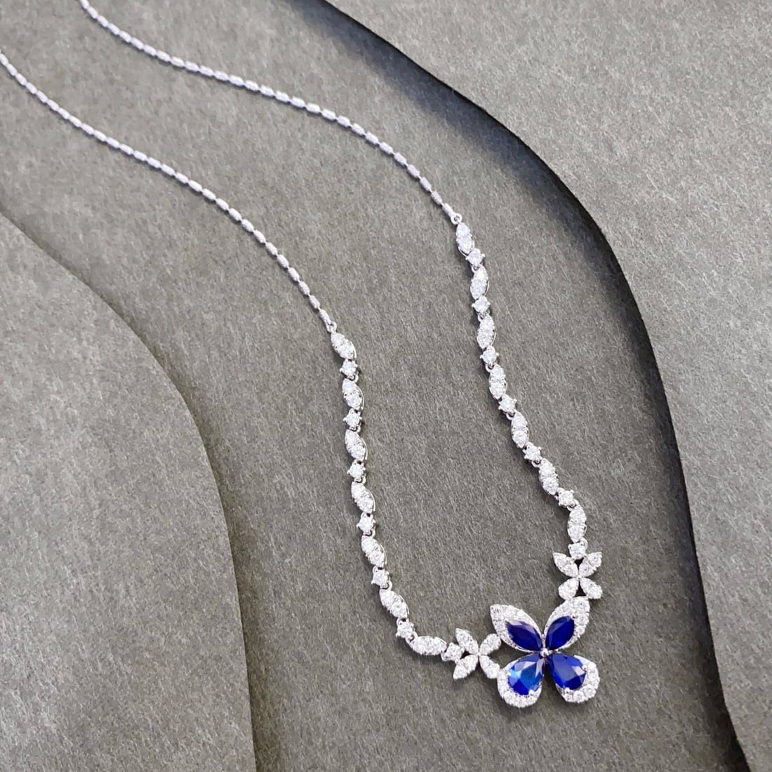 14k Gold 2.91 Ctw Vivid Blue Natural Sapphire & Diamond Necklace: Ref:231000003 // gold content:14k gold // main gemstone:sapphire // shape:multiply // carat weight:1. 46ct // color:vivid blue // treatment:natural // // adjacent gemstone 2 : diamond // shape:round