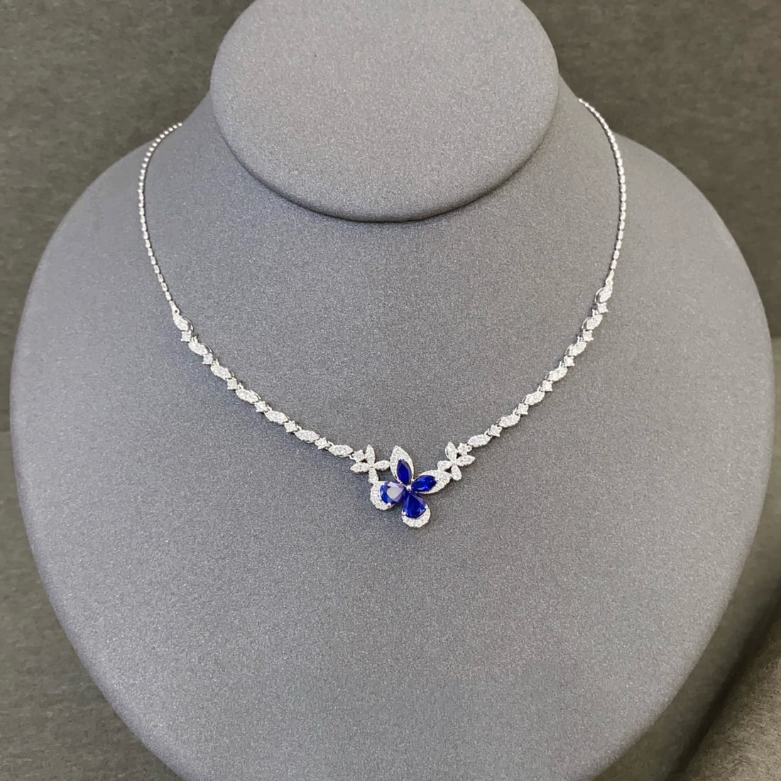 14k Gold 2.91 Ctw Vivid Blue Natural Sapphire & Diamond Necklace - 3