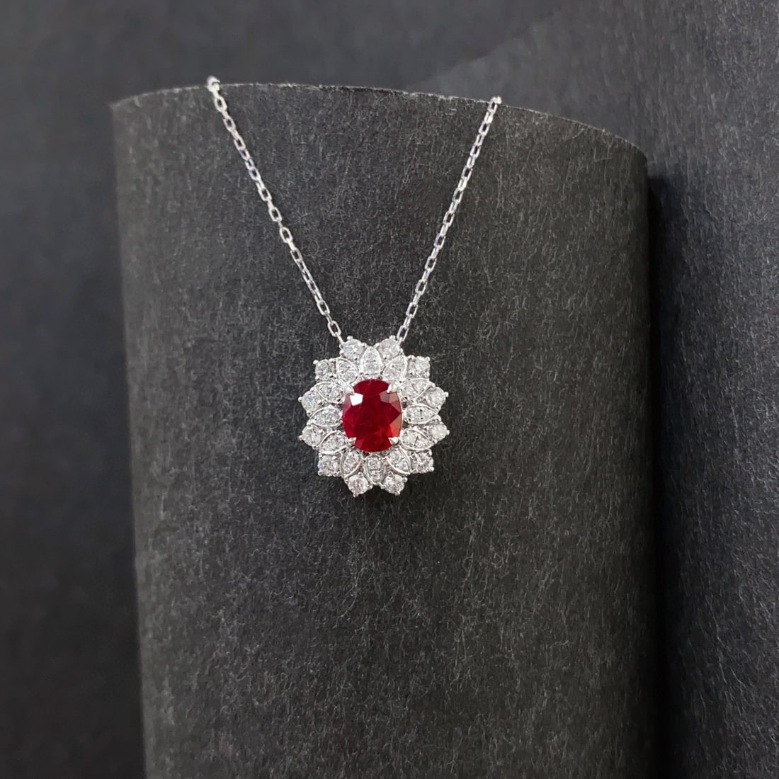 14k Gold 0.94 Ctw Natural Ruby & Diamond Necklace: Ref:231000011 // gold content:14k gold // main gemstone:ruby // shape:oval // carat weight:0. 6ct // color:pigeonblood red // treatment:natural // // adjacent gemstone 2 : diamond // shape:round //