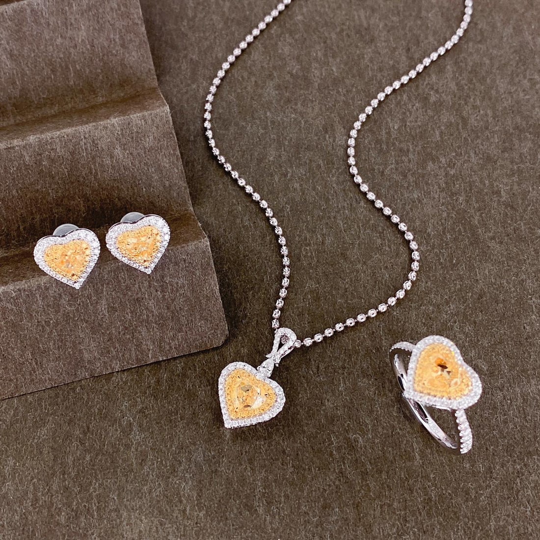 14k Gold 3.17 Ctw Natural Yellow Diamond & Diamond Jewelry Set: Ref:231000017 // gold content:14k gold // ring size:7. 25us // // earrings // main gemstone:yellow diamond // shape:heart // carat weight:0. 66ct // color:yellow // treatment:natural // // adjacent