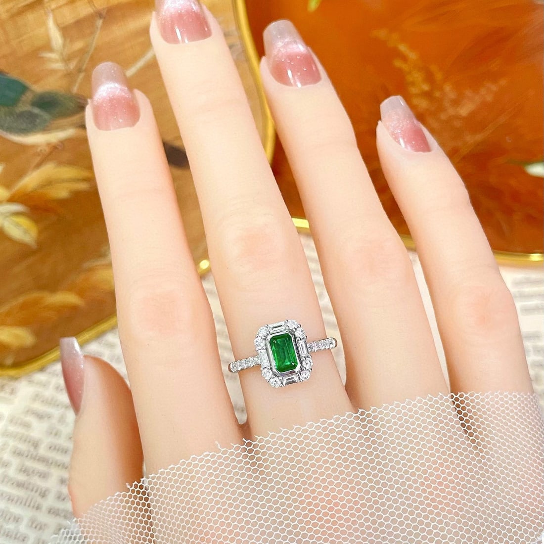 14k Gold 1.28 Ctw Vivid Green Natural Emerald & Diamond Ring - 4