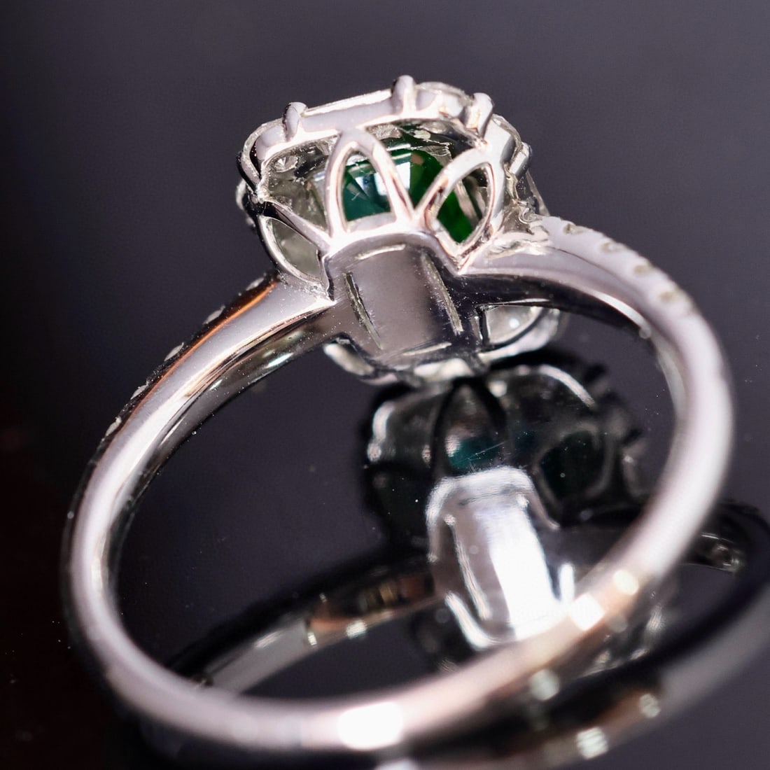 14k Gold 1.28 Ctw Vivid Green Natural Emerald & Diamond Ring - 5