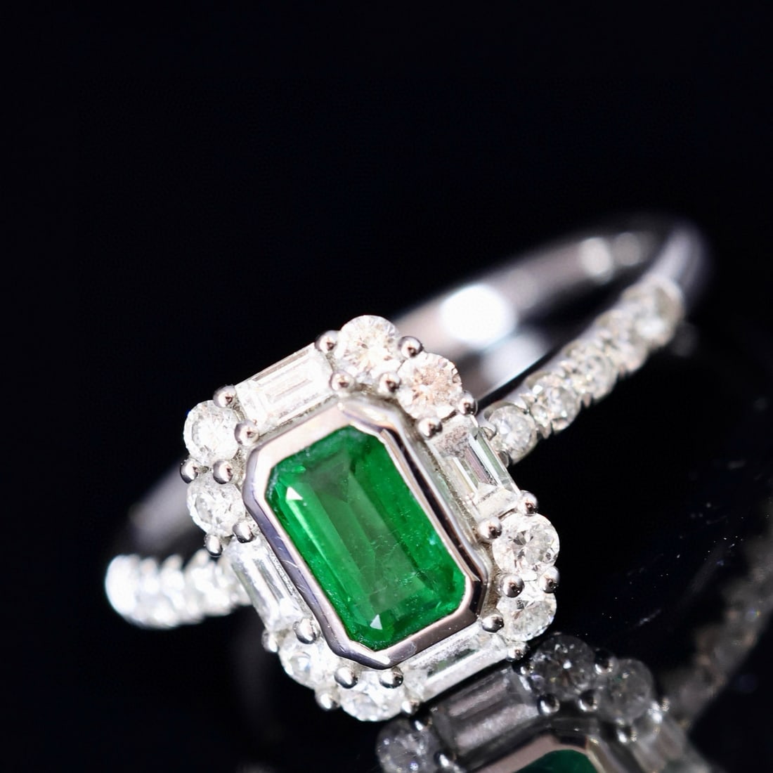 14k Gold 1.28 Ctw Vivid Green Natural Emerald & Diamond Ring - 6