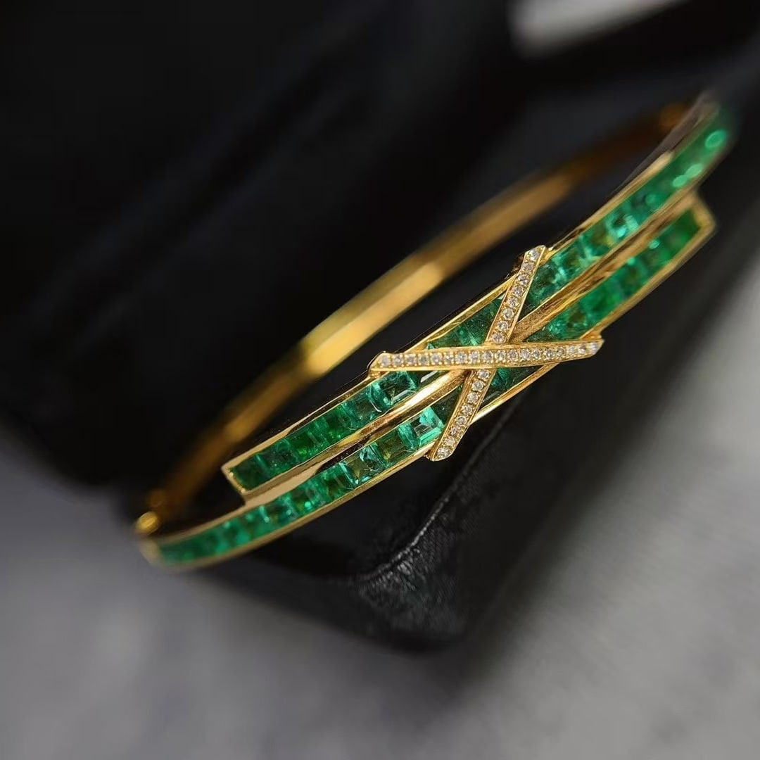 14k Gold 5.06 Ct Natural Emerald & Diamond Bangle - 3