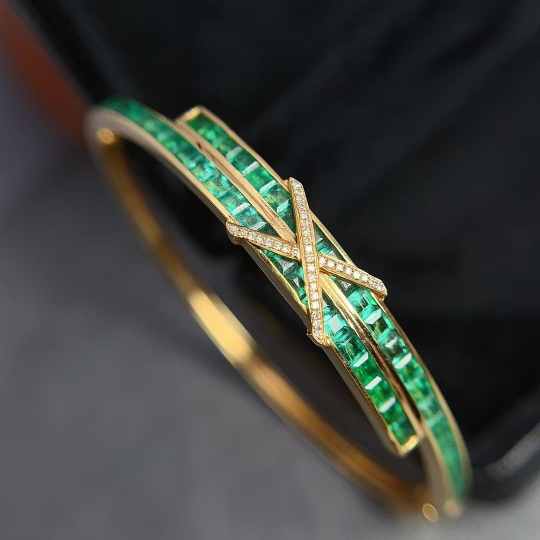 14k Gold 5.06 Ct Natural Emerald & Diamond Bangle - 6