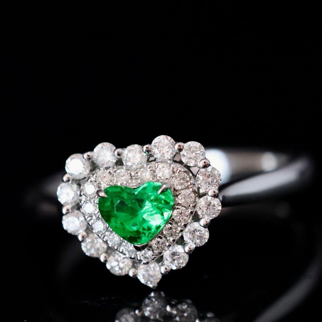 14k Gold 0.60 Ctw Vivid Green Natural Emerald & Diamond Ring - 5