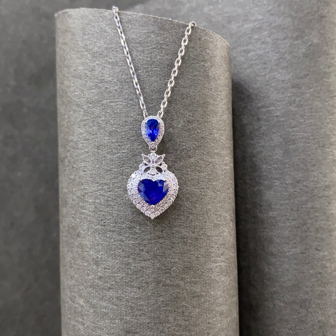 14k Gold 1.37 Ctw Vivid Blue Natural Sapphire & Diamond Pendant( Without Chain ) (1 of 4)