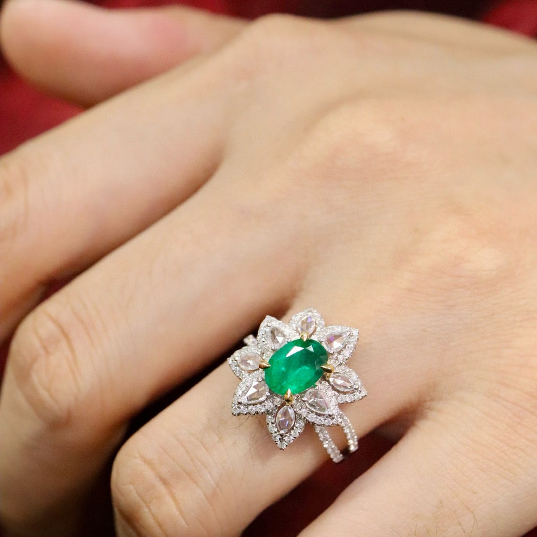 14k Gold 1.86 Ctw Vivid Green Natural Emerald & Diamond Ring - 5