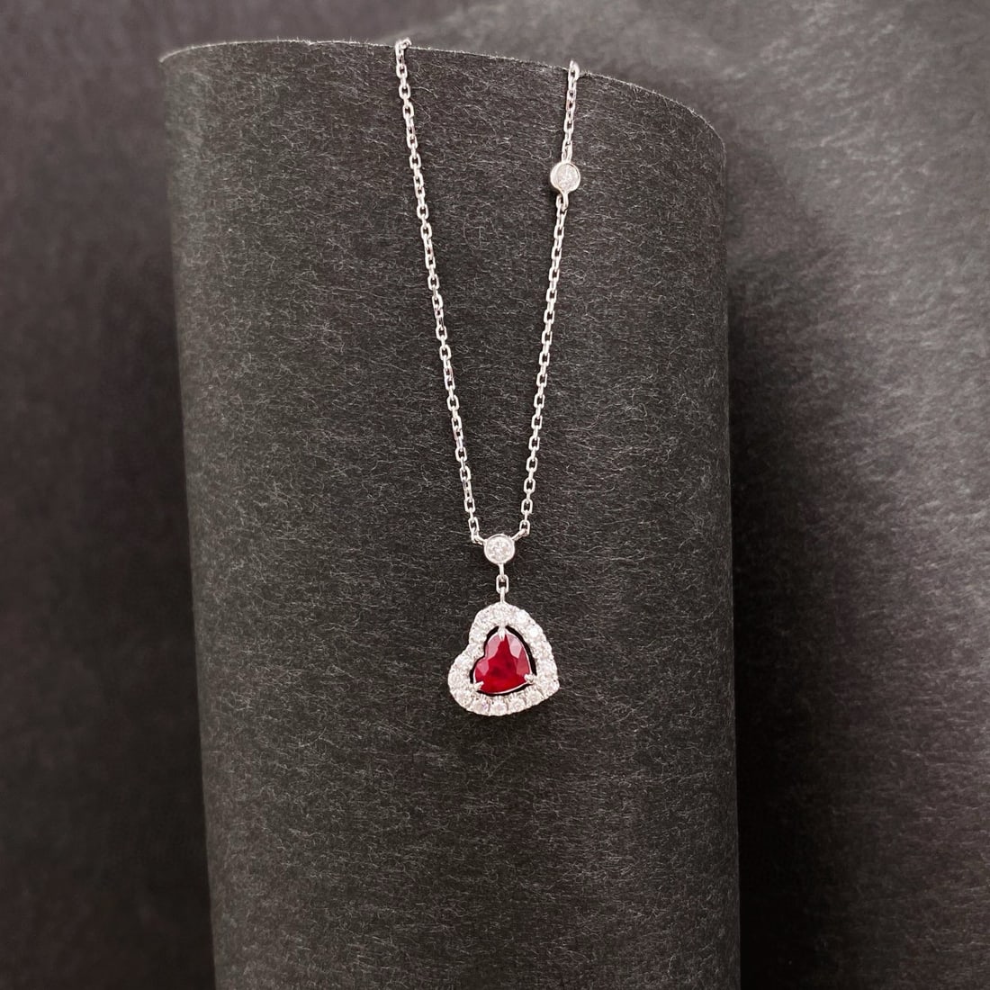 14k Gold 0.63 Ctw Natural Ruby & Diamond Necklace: Ref:231000056 // gold content:14k gold // main gemstone:ruby // shape:heart // carat weight:0. 43ct // color:pigeonblood red // treatment:natural // // adjacent gemstone 2 : diamond // shape:round //