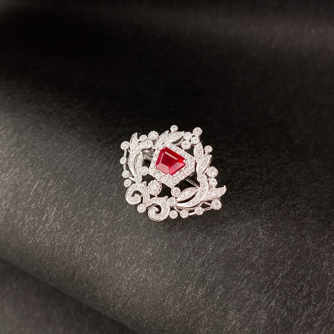 14k Gold 1.50 Ctw Natural Ruby & Diamond Brooch/pendant( Without Chain ) - 2