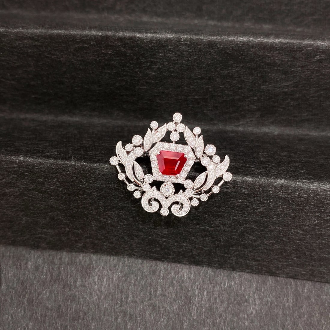 14k Gold 1.50 Ctw Natural Ruby & Diamond Brooch/pendant( Without Chain ) - 3