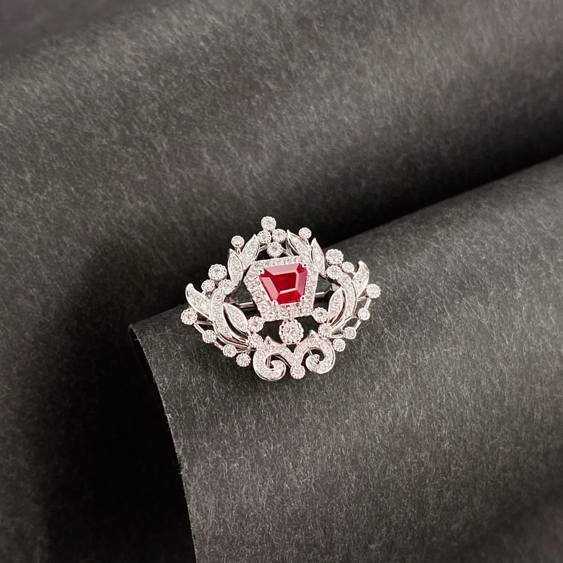 14k Gold 1.50 Ctw Natural Ruby & Diamond Brooch/pendant( Without Chain ) - 6