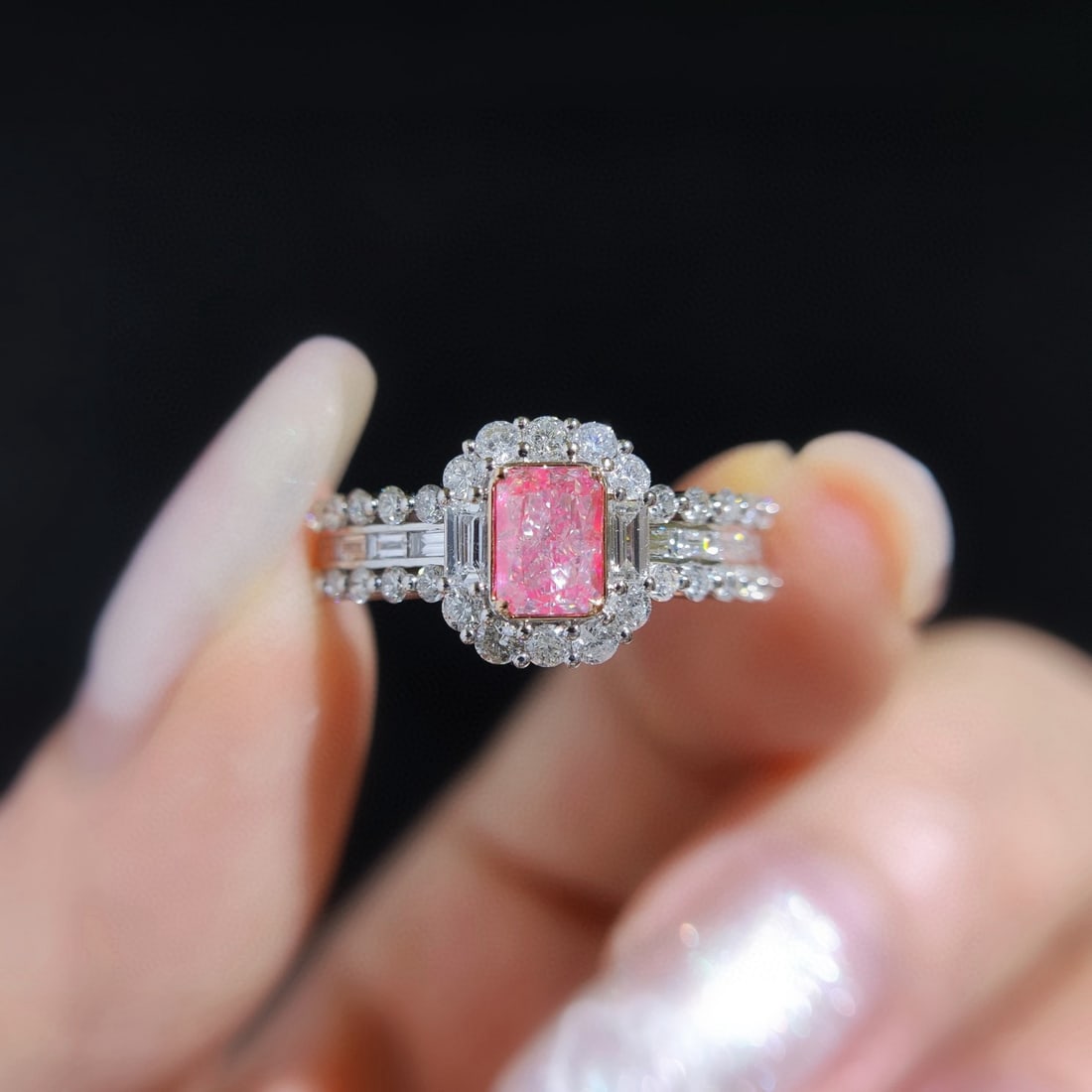 14k Gold 1.24 Ctw Natural Pink Diamond & Diamond Ring: Ref:231000071 // gold content:14k gold // ring size:7. 25us // // main gemstone:pink diamond // shape:radiant // carat weight:0. 52ct // color:pink // treatment:natural // // adjacent gemstone 2 : dia