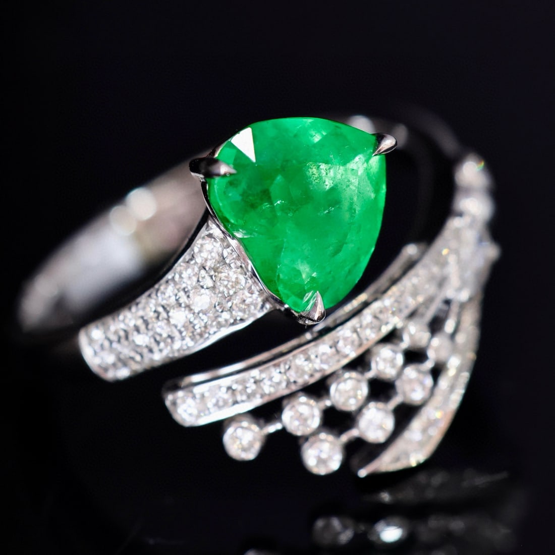 14k Gold 1.49 Ctw Vivid Green Natural Emerald & Diamond Ring - 4