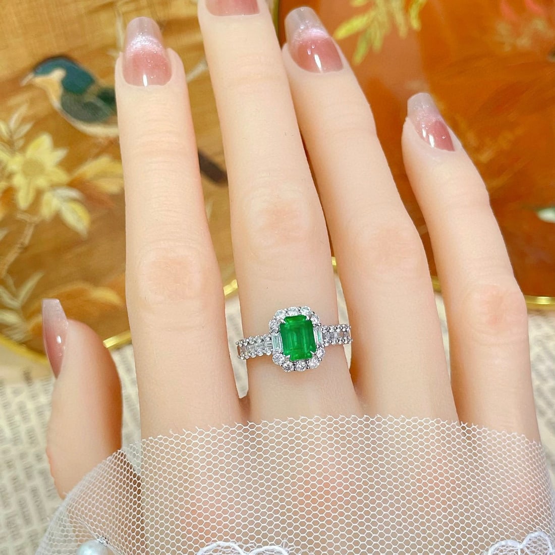 14k Gold 2.12 Ctw Vivid Green Natural Emerald & Diamond Ring - 5