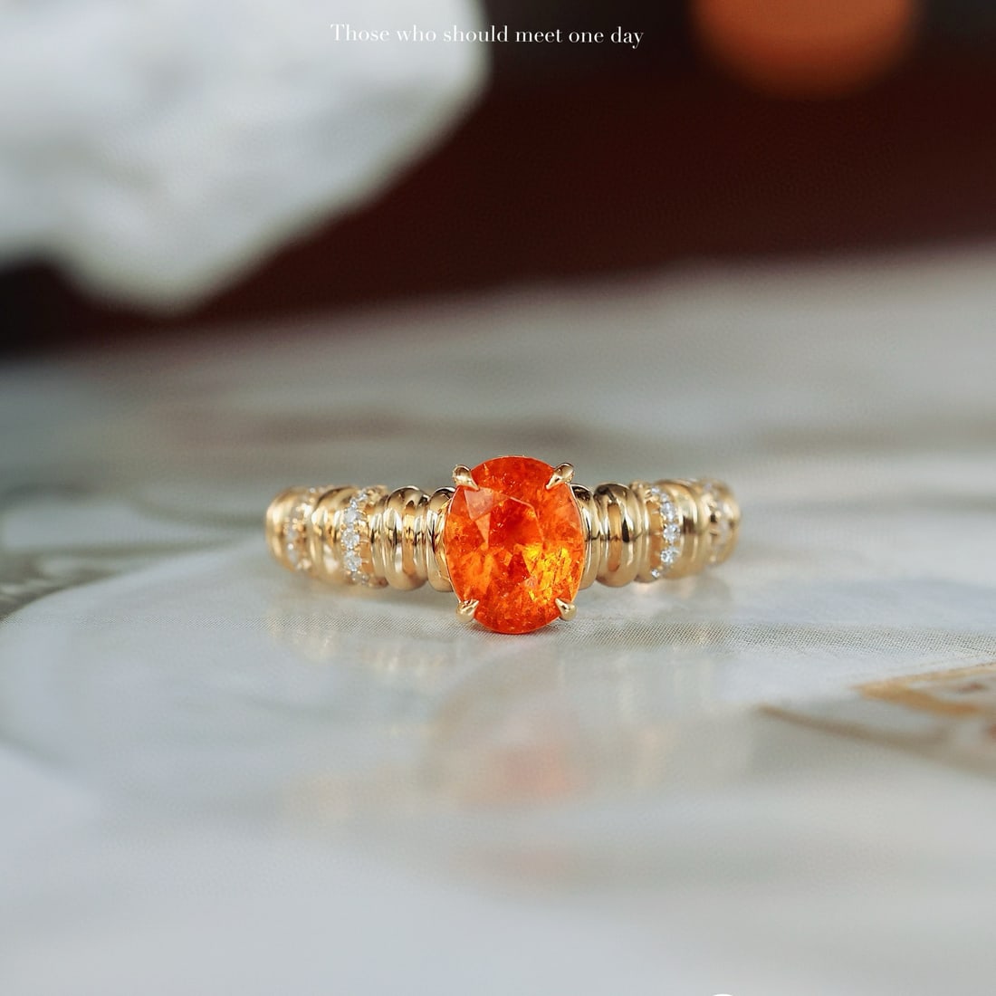 14k Gold 2.03 Ctw Natural Spessartine & Diamond Ring: Ref:231000081 // gold content:14k gold // ring size:7. 25us // // main gemstone:spessartine // shape:oval // carat weight:1. 95ct // color:orange // treatment:natural // // adjacent gemstone 2 :