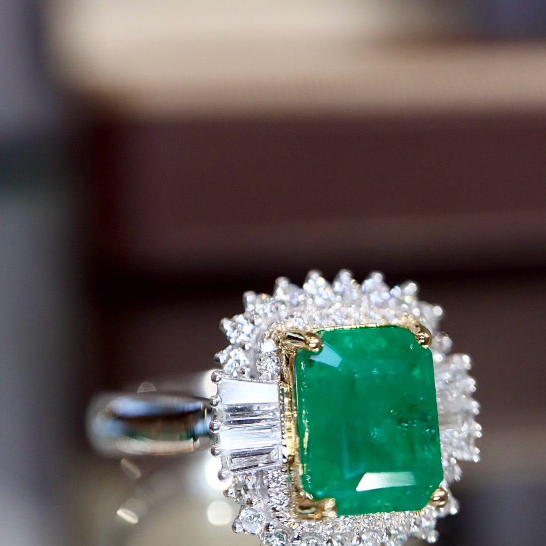 14k Gold 2.69 Ctw Vivid Green Natural Emerald & Diamond Ring - 6