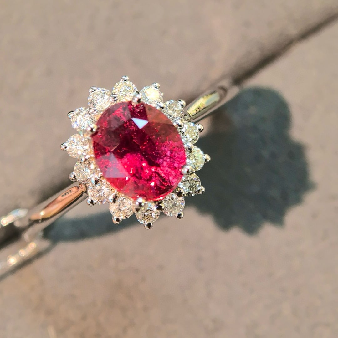 14k Gold 1.94 Ctw Natural Padparadscha Sapphire & Diamond Ring - 4