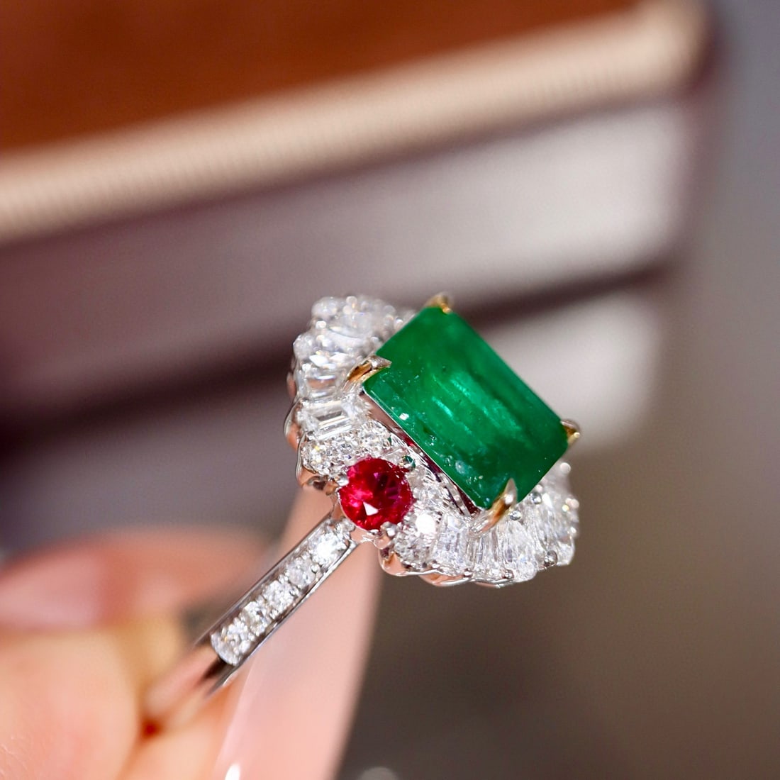 14k Gold 1.93 Ctw Vivid Green Natural Emerald & Diamond Ring - 3