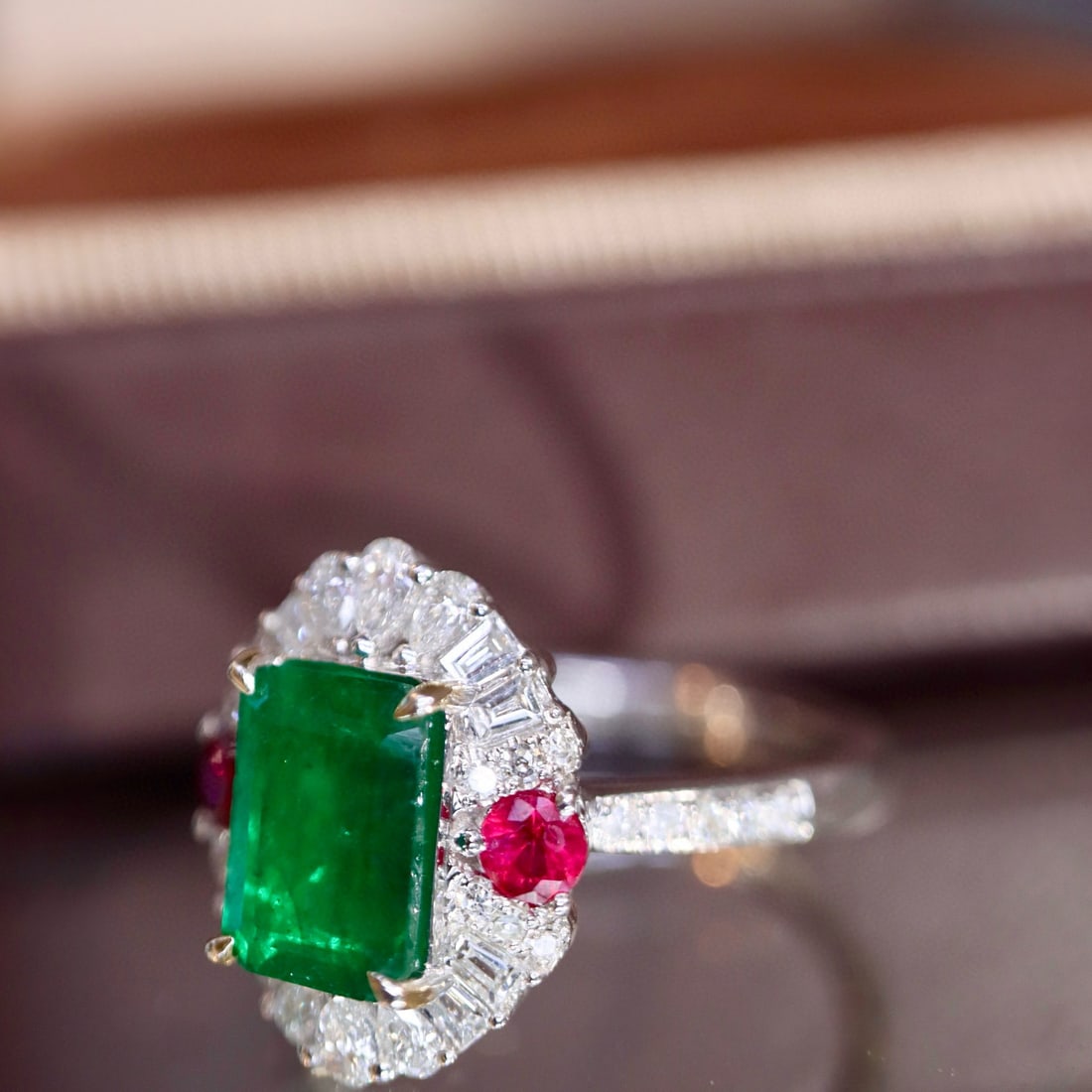 14k Gold 1.93 Ctw Vivid Green Natural Emerald & Diamond Ring - 7