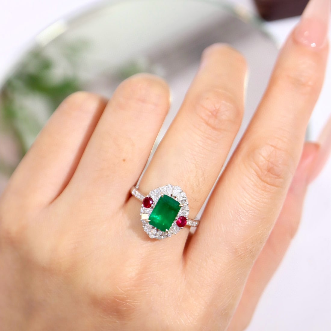 14k Gold 1.93 Ctw Vivid Green Natural Emerald & Diamond Ring - 8