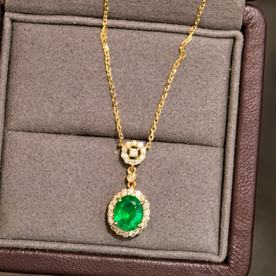 14k Gold 2.32 Ctw Vivid Green Natural Emerald & Diamond Necklace - 4