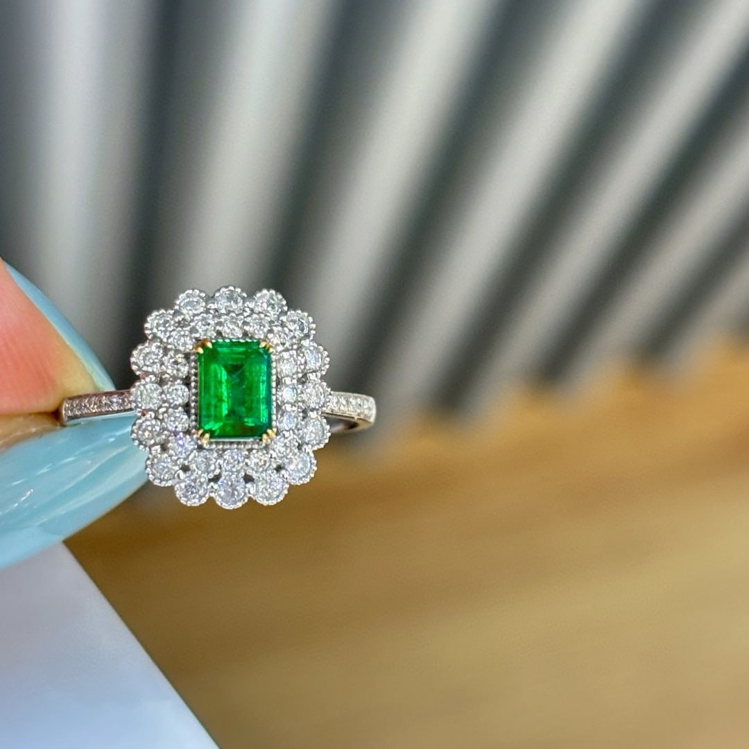 14k Gold 0.6 Ct Vivid Green Natural Emerald & Diamond Ring: Ref:231000135 // gold content:14k gold // ring size:7. 25us // // main gemstone:emerald // shape:octagonal // carat weight:0. 6ct // color:vivid green // treatment:natural // // adjacent gemstone 2 :