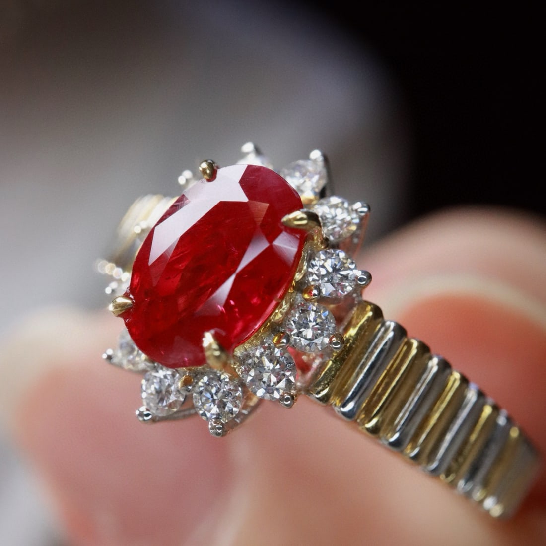 14k Gold 1.33 Ctw Natural Ruby & Diamond Ring: Ref:231000158 // gold content:14k gold // ring size:7. 25us // // main gemstone:ruby // shape:oval // carat weight:1. 09ct // color:pigeonblood red // treatment:natural // // adjacent gemstone 2 : dia