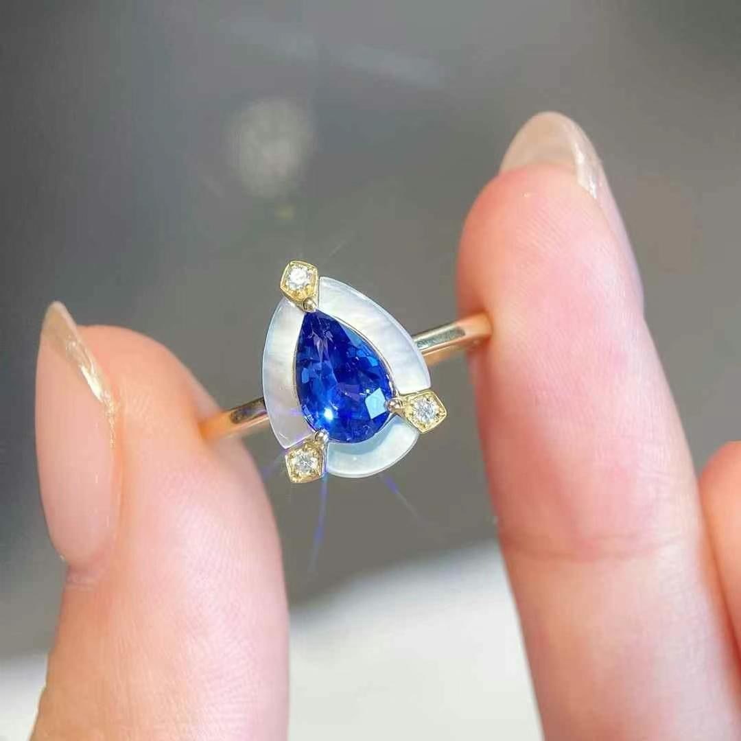 14k Gold 1 Ct Natural Sapphire & Diamond Ring: Ref:231000167 // gold content:14k gold // ring size:7. 25us // // main gemstone:sapphire // shape:pear // carat weight:1ct // color:blue // treatment:natural // // adjacent gemstone 2 : diamond // sha