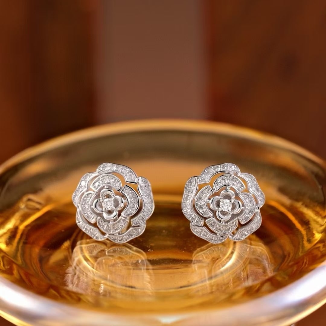14k Gold 0.32 Ct Natural H Diamond Earrings: Ref:231000169 // gold content:14k gold // main gemstone:diamond // shape:round // carat weight:0. 32ct // clarity grade:vs-si // color:h // treatment:natural // cut grade:g // Condition: New Low