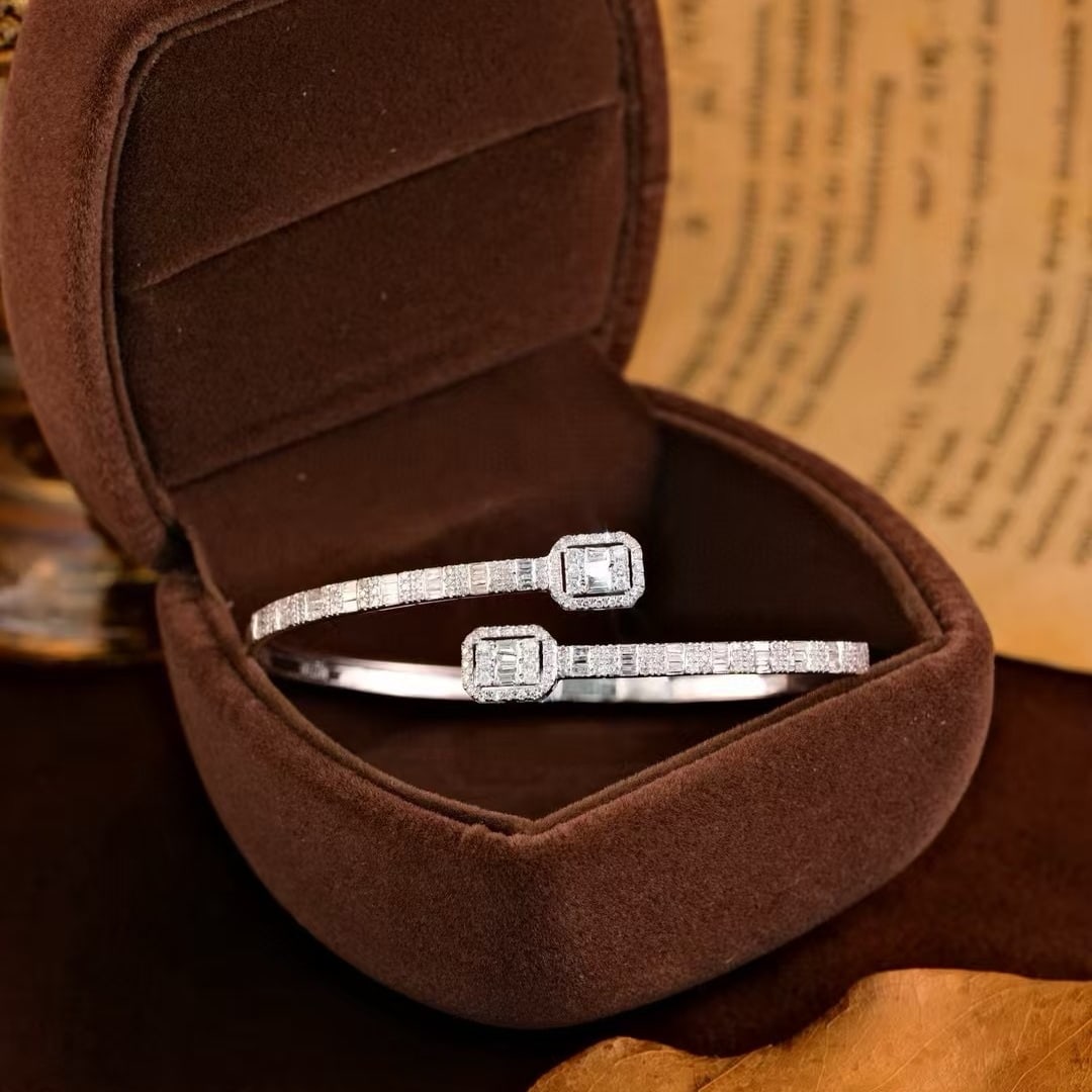 14k Gold 1.2 Ct Natural H Diamond Bangle - 3