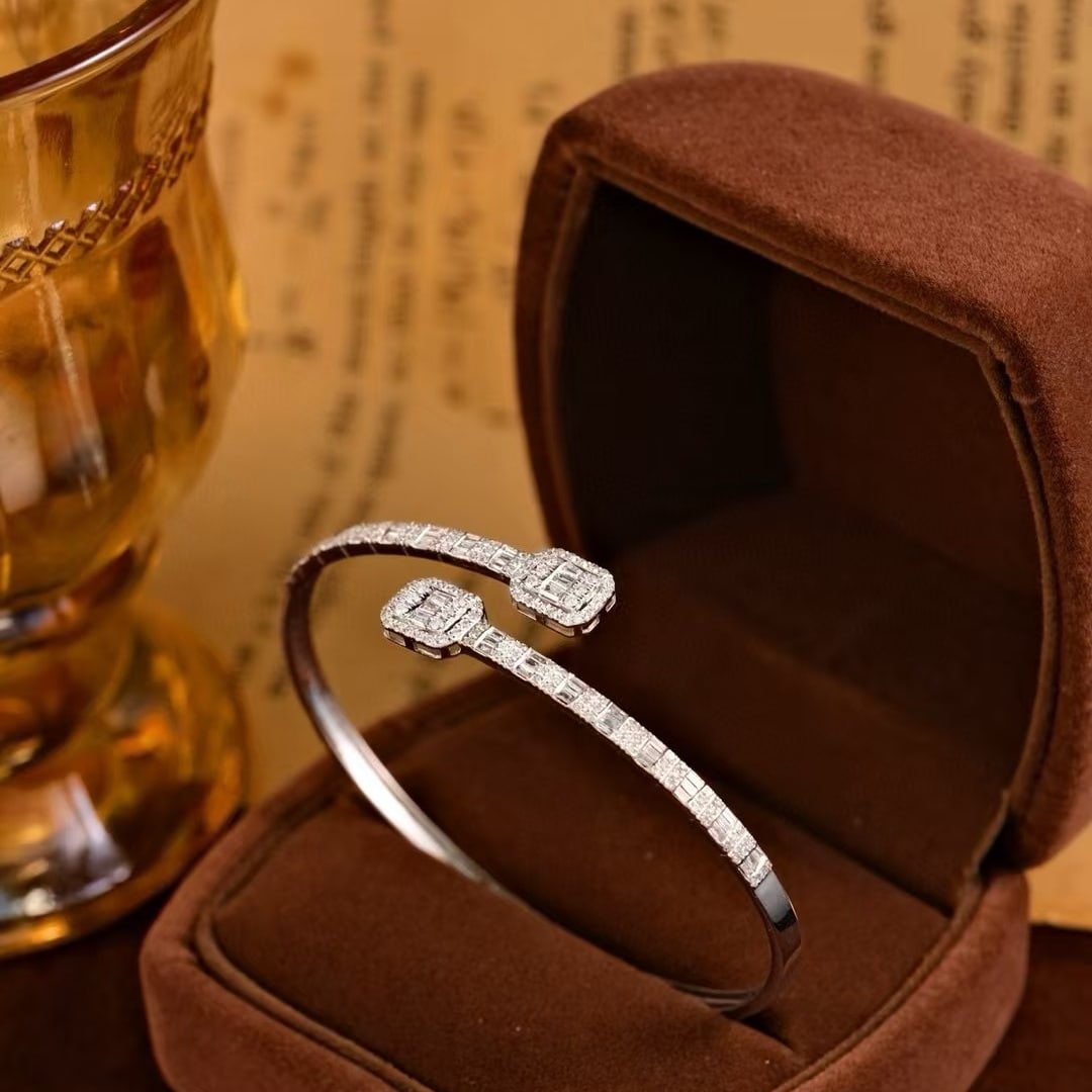 14k Gold 1.2 Ct Natural H Diamond Bangle - 4
